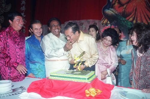 DR MAHATHIR MOHAMAD