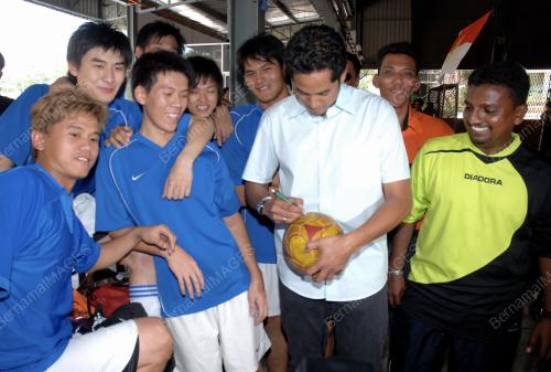 KHAIRY JAMALUDDIN