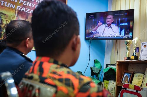 TINJAUAN HARI PEKERJA