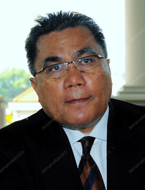 DATUK MOHAMAD DAUD DOL