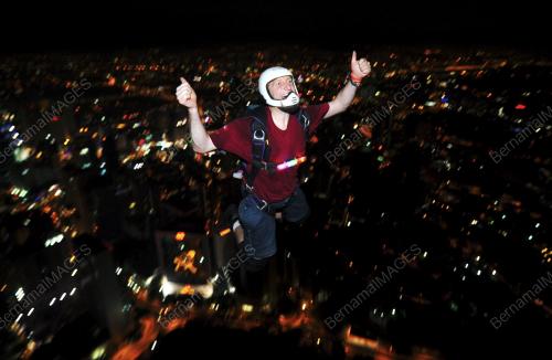 BASE JUMP