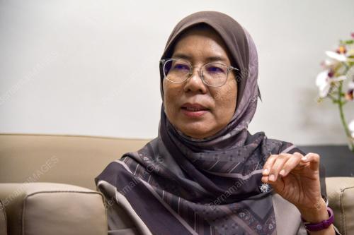 PROF DR NURLIZA KHALIDDIN
