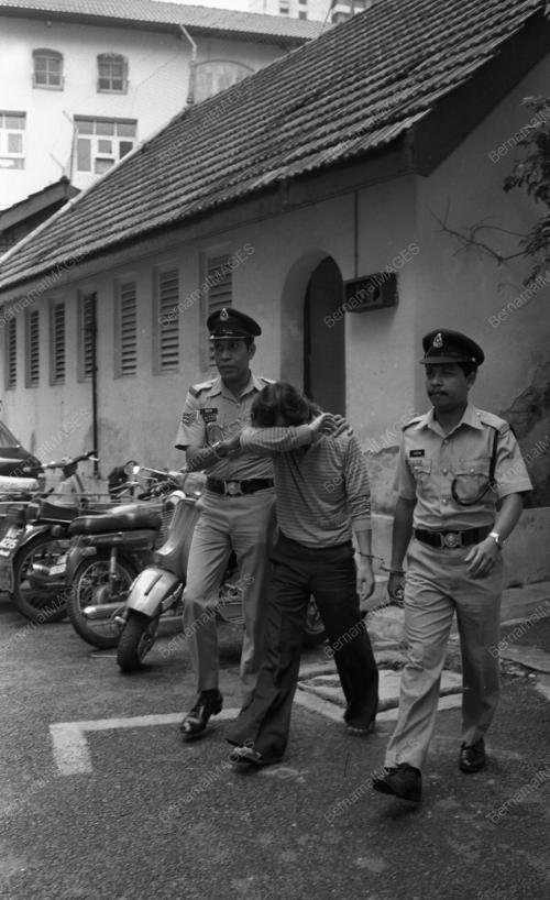 KL02_02032015_HUKUM_GANTUNG