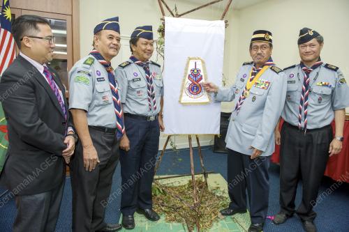 KL02_02032016_PENGAKAP