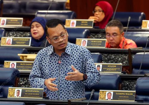NIK NAZMI NIK AHMAD