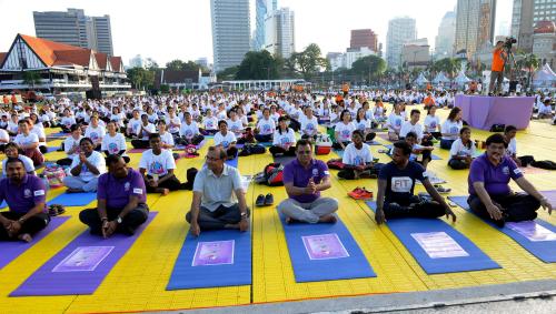 KL02_02072017_M_KAYVEAS_YOGA