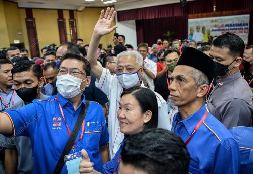DATUK SERI ISMAIL SABRI YAAKOB