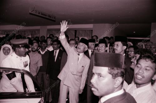 SULTAN AZLAN MUHIBBUDDIN SHAH