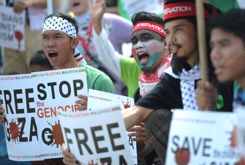 KL02_02082014_DEMONSTRASI