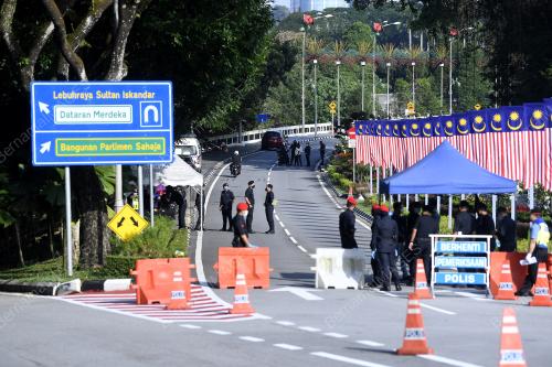 SEKATAN JALAN RAYA PARLIMEN