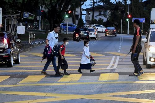 TINJAUAN PELITUP MUKA DI SEKOLAH