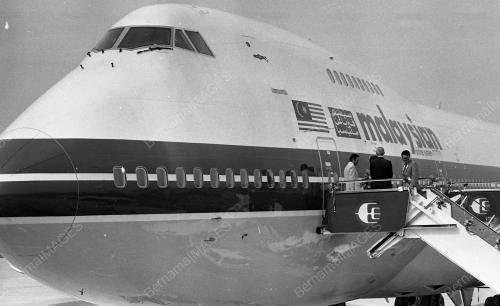 PESAWAT MAS BOEING 747