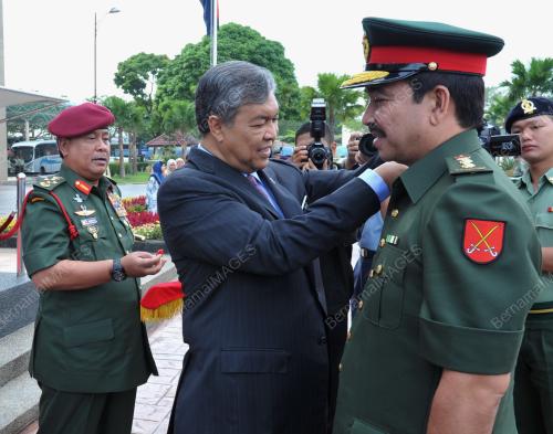 KL02_03042012_ATM_PINGAT