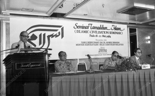 KL02_03072015_SANUSI_JUNIT