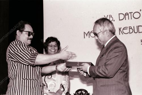 DATUK SABARUDDIN CHIK (MENTERI KEBUDAYAAN DAN PELANCONGAN)