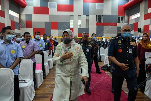 ZURAIDA KAMARUDDIN