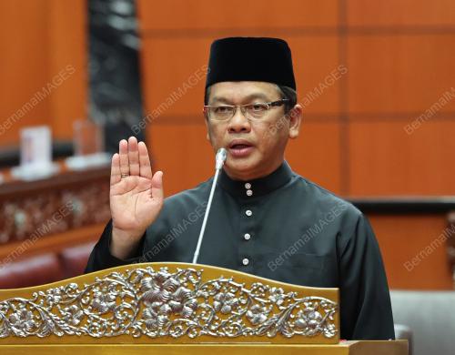 DATUK DR MOHD NA'IM MOKHTAR