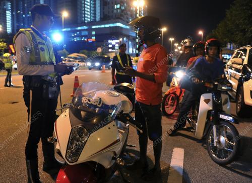 KL02_04042015_POLIS