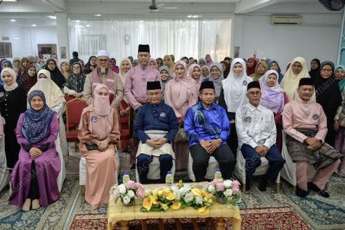 DATUK DR MOHD NA'IM MOKHTAR