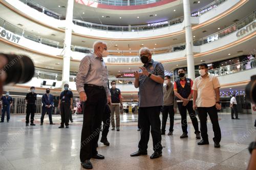 DATUK SERI HAMZAH ZAINUDIN