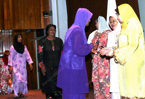 TUN RAHAH MOHD NOAH