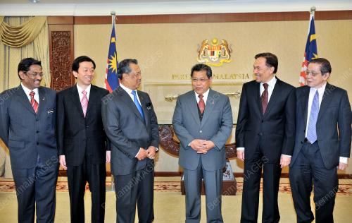 TAN SRI MUHYIDDIN YASIN