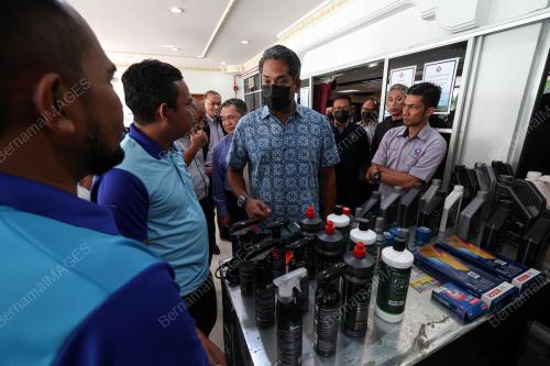 KHAIRY JAMALUDDIN