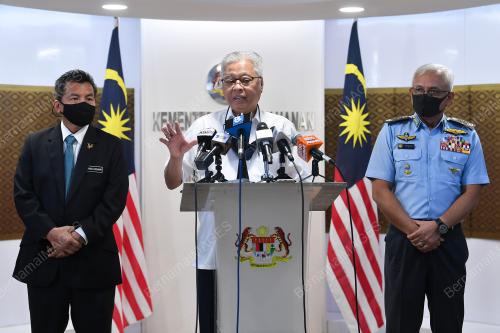 DATUK SERI ISMAIL SABRI YAAKOB