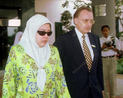 KL02_05022016_AGONG