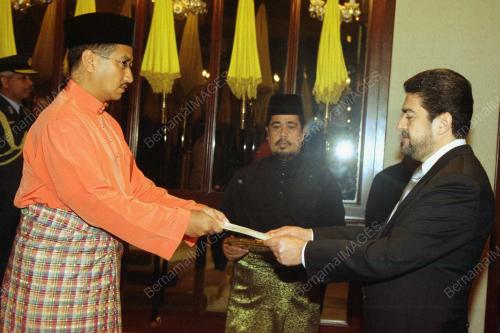 KL02_05022016_WATIKAH