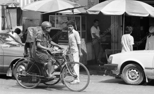 KL02_05032019_PAKAI_HELMET