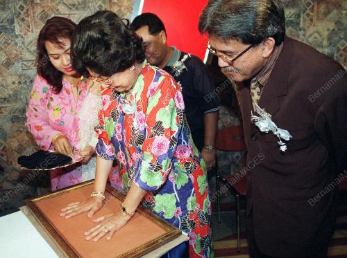 DR SITI HASMAH