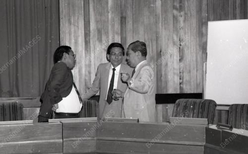 DR. MAHATHIR MUHAMAD