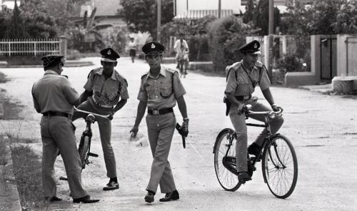 ANGGOTA POLIS