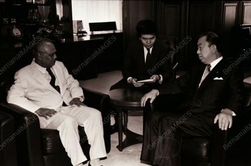 YAB ENCIK ABDUL GHAFAR BABA