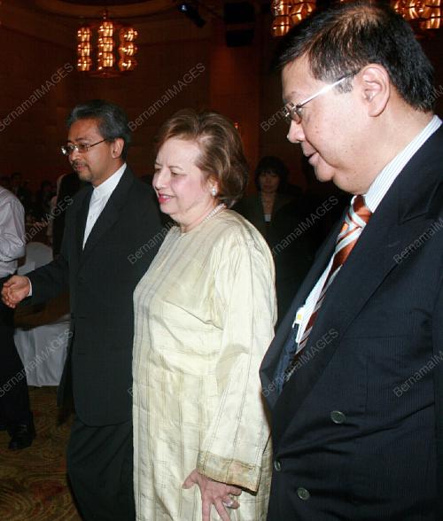 DR ZETI AKHTAR AZIZ