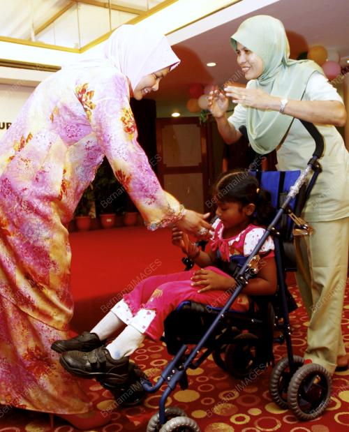 TUANKU NUR ZAHIRAH