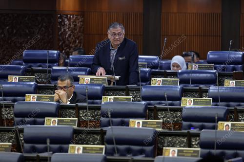 DATUK SERI DR SHAMSUL ANUAR NASARAH