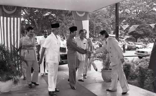 DR. MAHATHIR MOHAMAD
