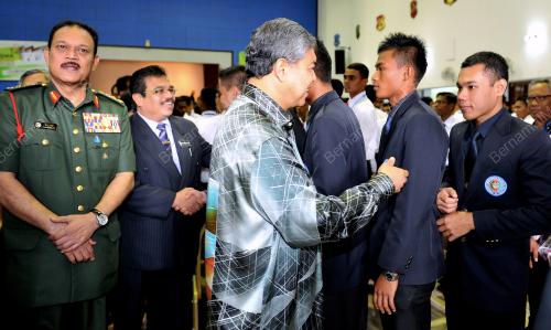 KL02_06092012_UPNM4