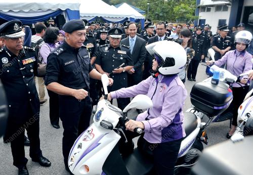KL02_07012015_POLIS_SKUTER