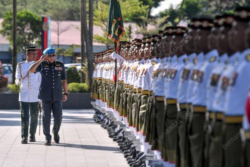 TAN SRI AFFENDI BUANG