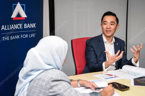 DR AARON SUM WEI WERN