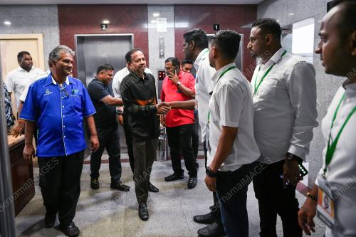 TAN SRI S A VIGNESWARAN