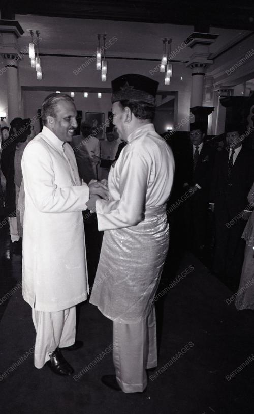 PRESIDEN PAKISTAN MUHAMMAD ZIA-UL-HAQ