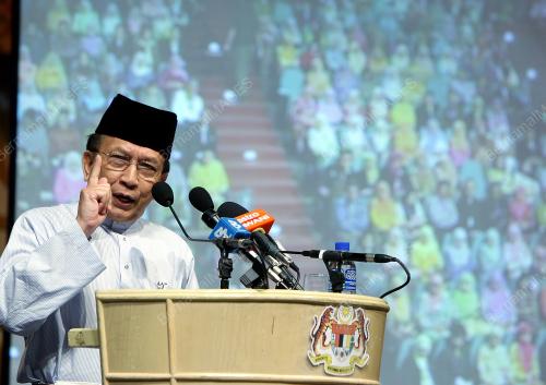 DR RAIS YATIM