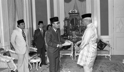 KL02_08012015_AGONG_BAKTI