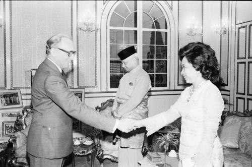 Lord Carrington mengadap Agong