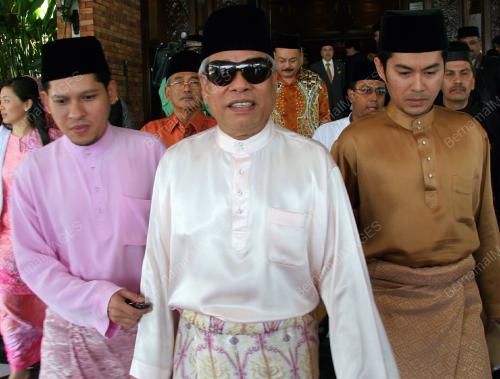 SULTAN SHARAFUDDIN IDRIS SHAH