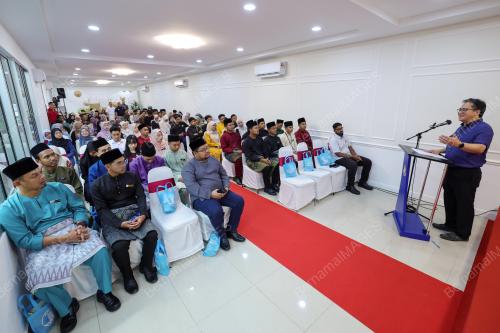 DATUK SERI NUR JAZLAN MOHAMED